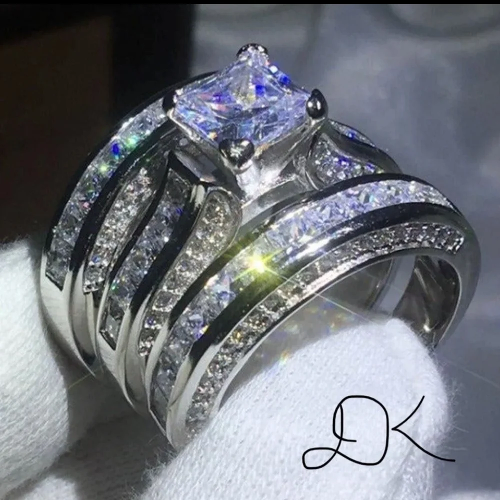 Elegant Silver and Diamond Ring Set - Picture 3 of 3
